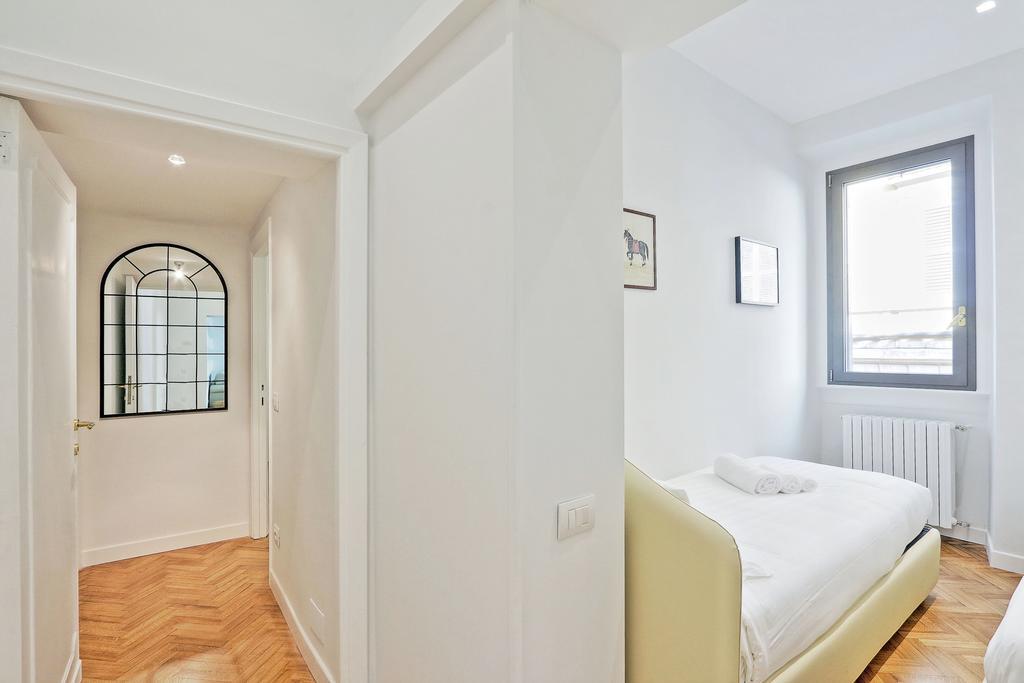Fiori Charme - My Extra Home Rome Room photo
